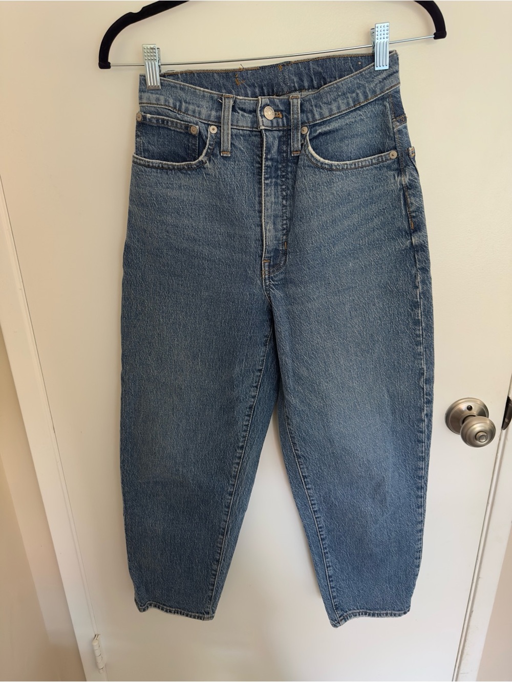 Madewell “Balloon” Barrel Leg Jeans in Medium Blue Wash